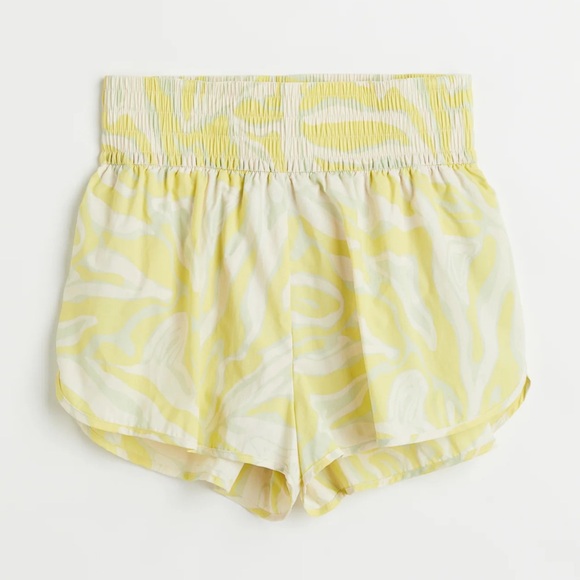 H&M Pants - H&M Smocked Waist Printed Shorts – Yellow/White – Size XS